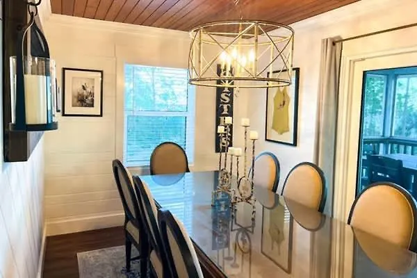 Ip Beach House-Indian Pass Family Vacation Home -Sleeps 8 Elevator- Pet Friendly-Ice Machine - Southern Coast Vacation Properties